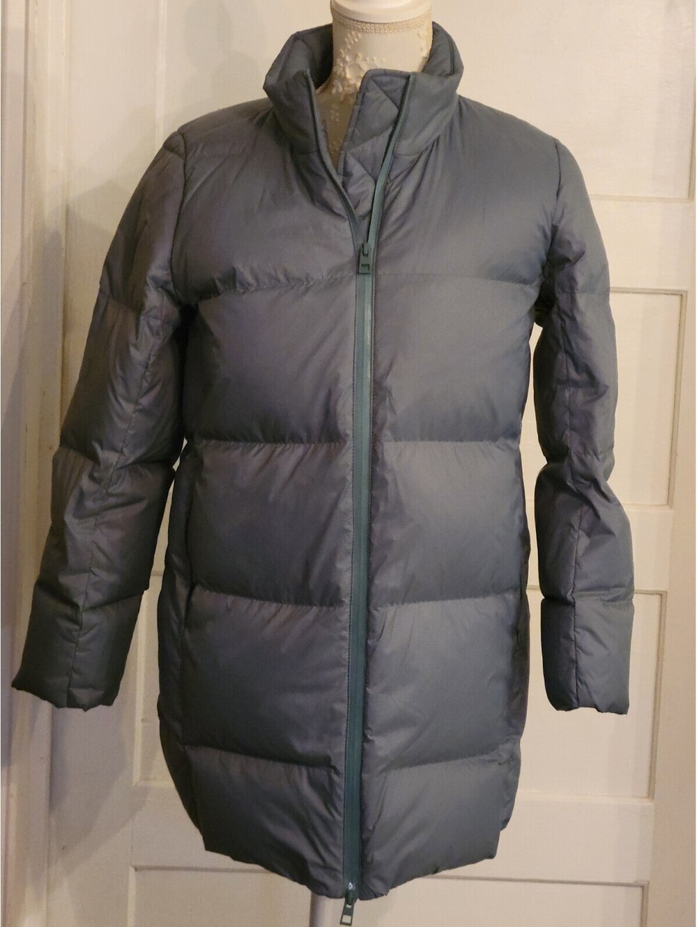 J.Jill  Women's Zip-Front Down Puffer Coat Bluish Green Zip Pockets Outdoor EUC